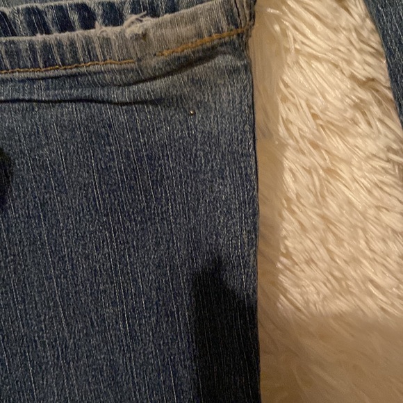 Vintage Angels Jeans With a Flare. Size 9. Pre-owned and in good shape. - Picture 6 of 14